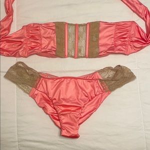 Beach Bunny Set Sm top/lg bottom